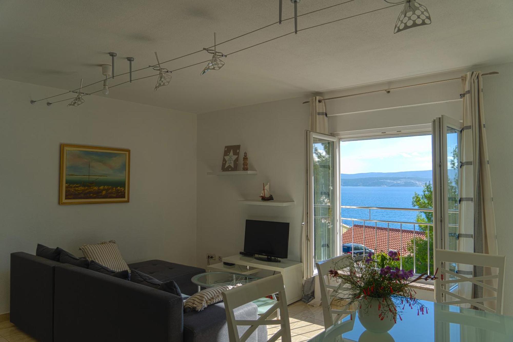 Apartments Sara & Nina Omiš Eksteriør billede