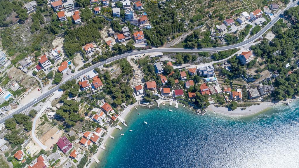 Apartments Sara & Nina Omiš Eksteriør billede