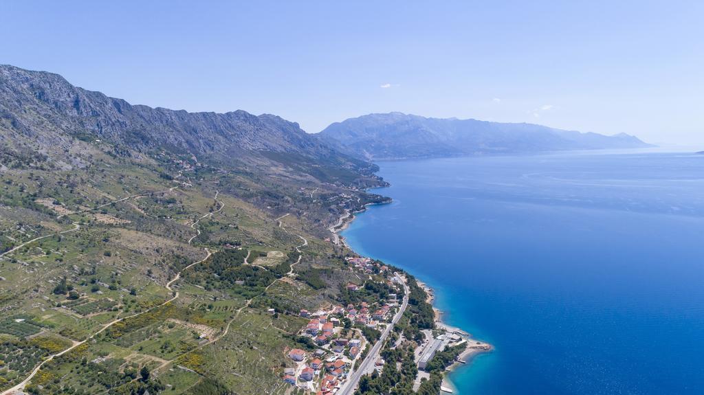 Apartments Sara & Nina Omiš Eksteriør billede
